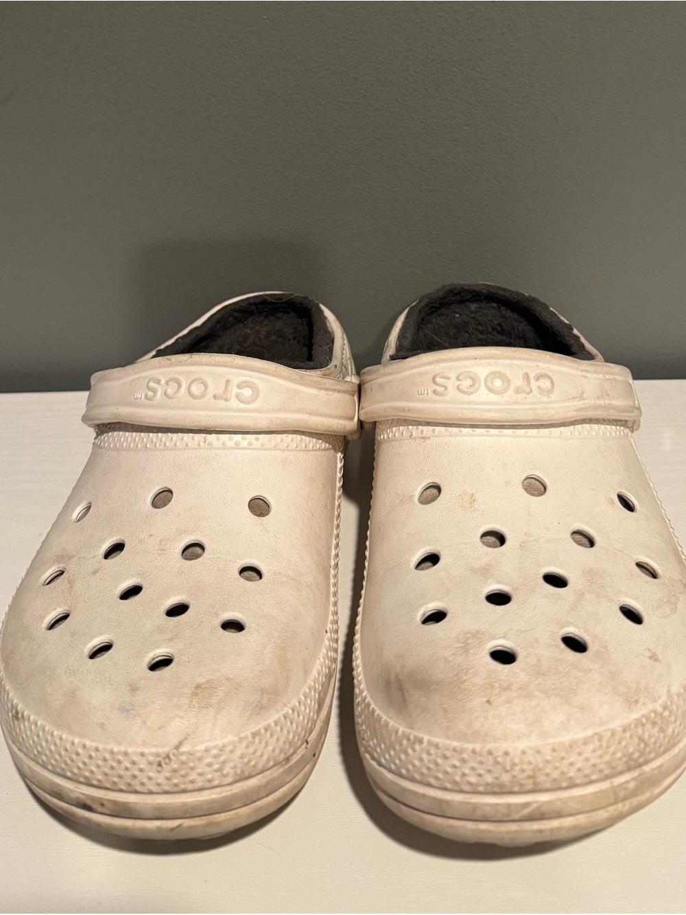 CROCS Classic Clog with Fuzzy Lining - Off-White - Picture 2 of 8